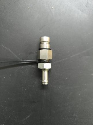 Фитинг топливный 