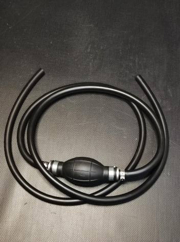 Шланг топливный (с грушей)